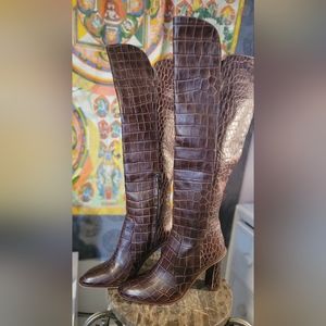 ONLY WORN ONCE Vince Camuto knee high boots with side zipper Size 7